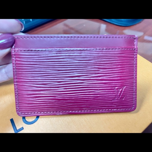 💔SOLD Louis Vuitton Epi Leather Card Case - Picture 3 of 7